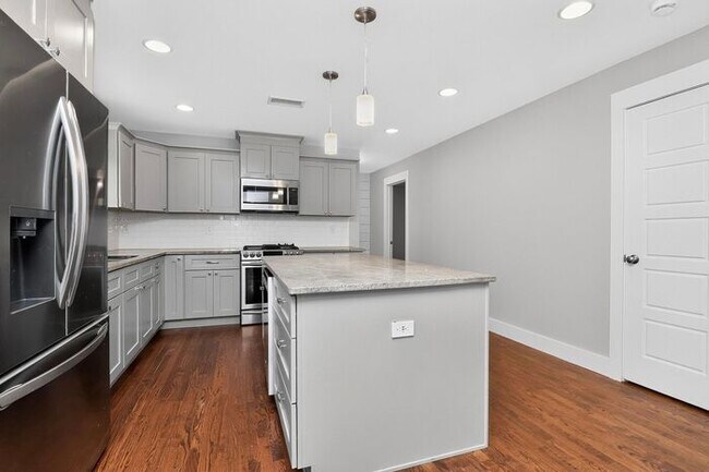 Building Photo - Charming 3BD/2BA Bungalow in Druid Hills!
