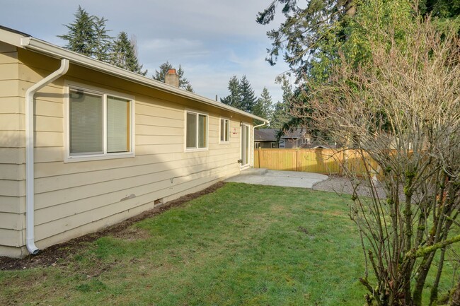 Building Photo - Federal Way Rambler
