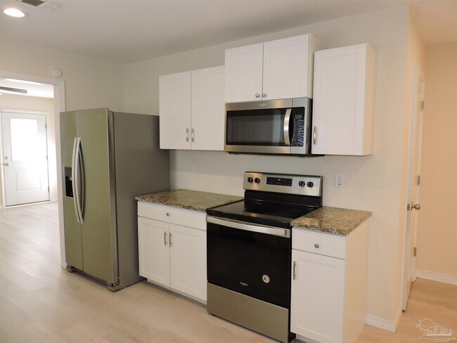 Building Photo - 1000 Polk Ave