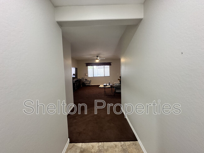 Building Photo - 30311 W Whitton Ave