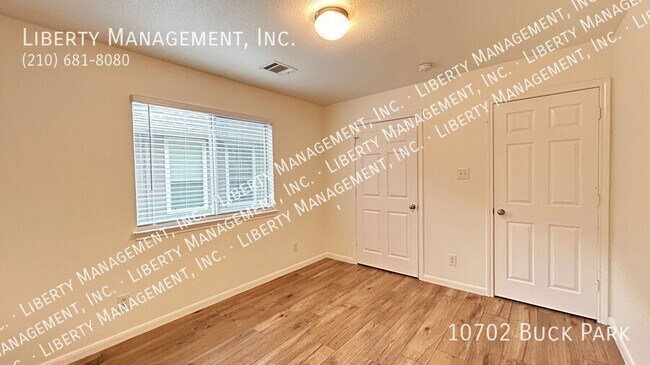 Building Photo - 10702 Buck Park