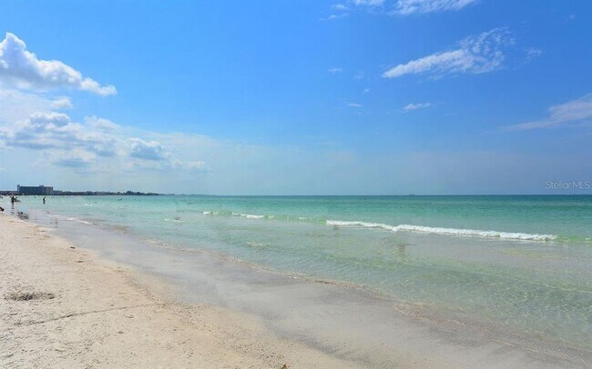 Building Photo - 6507 Clairborne Ln