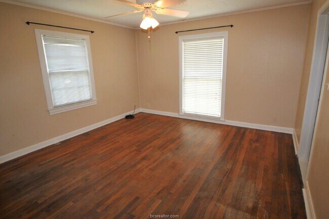 Building Photo - 1015 Milner Dr