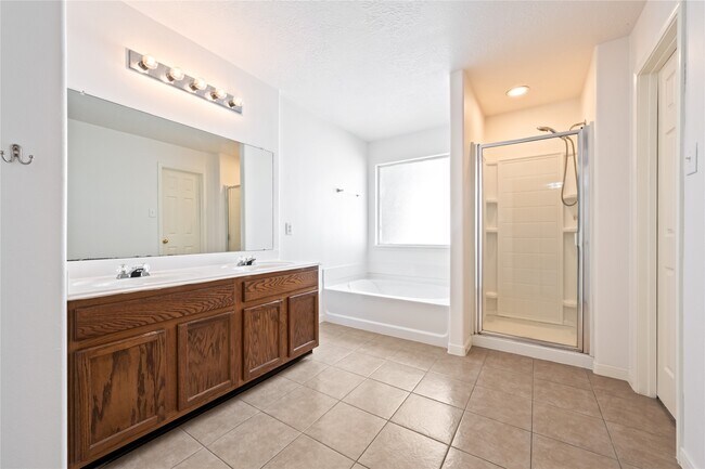 Building Photo - 5019 Woodland Meadows Ln