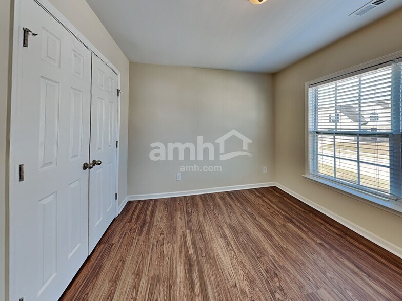 Building Photo - 1419 Infinity Ln