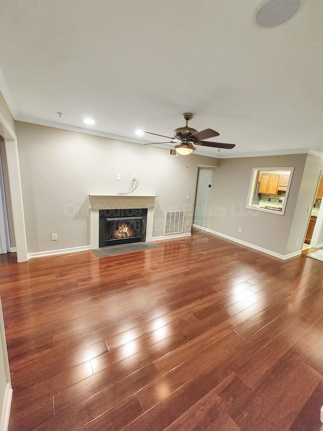 Building Photo - 401 Augusta Dr