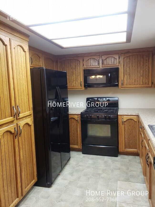 Building Photo - Westside Home for Rent by Homeriver Group