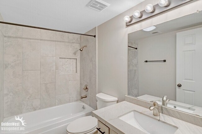Building Photo - Stunning 2Bdm 2Ba Home in the Heart of Gle...