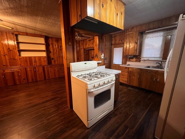 Building Photo - Nice 3 Bedroom Home Available in New Paris