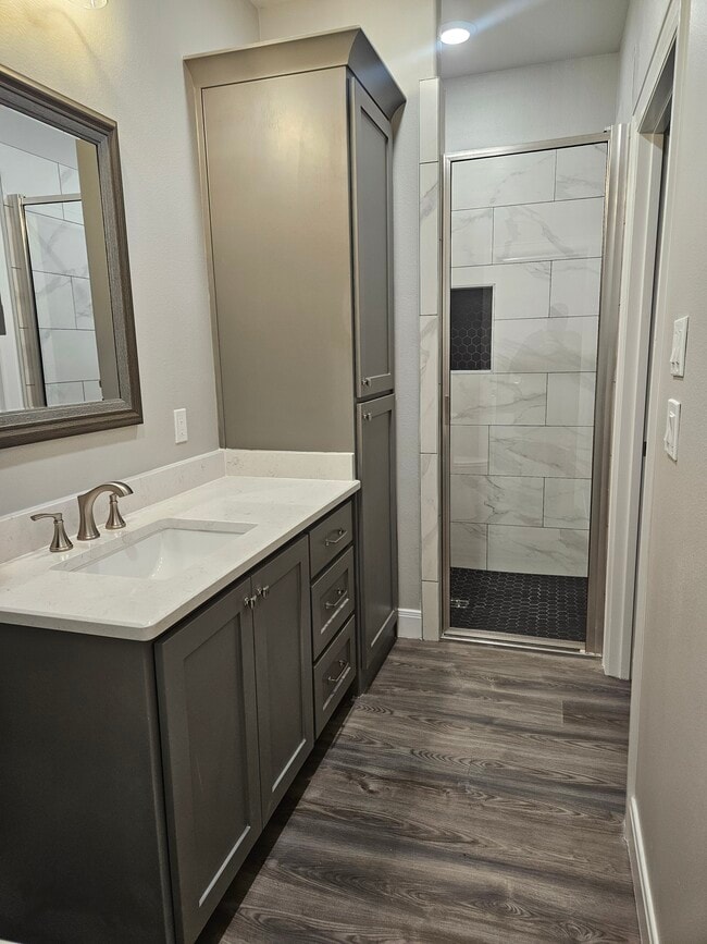 Building Photo - 514 E Chase St