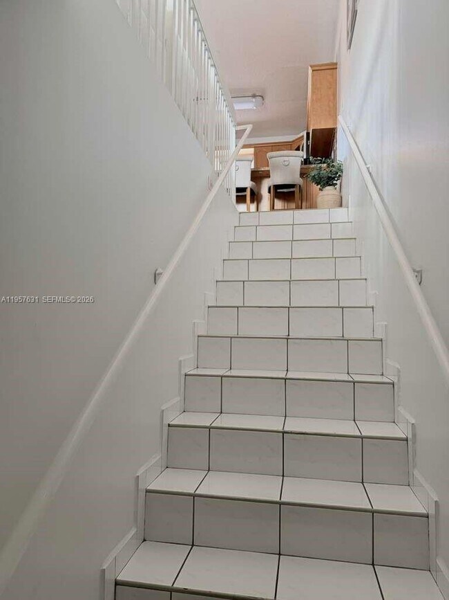 Building Photo - 10017 W Okeechobee Rd