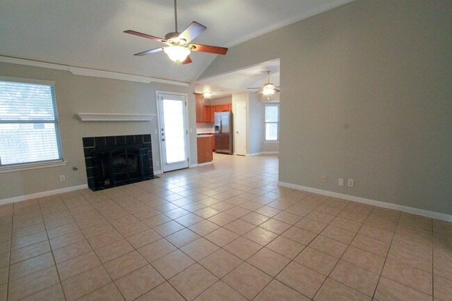 Building Photo - Spacious 3BR/2BA Corner Lot Home in Austin’s Colony