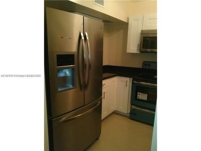 Building Photo - 2 bedroom in Hollywood FL 33021