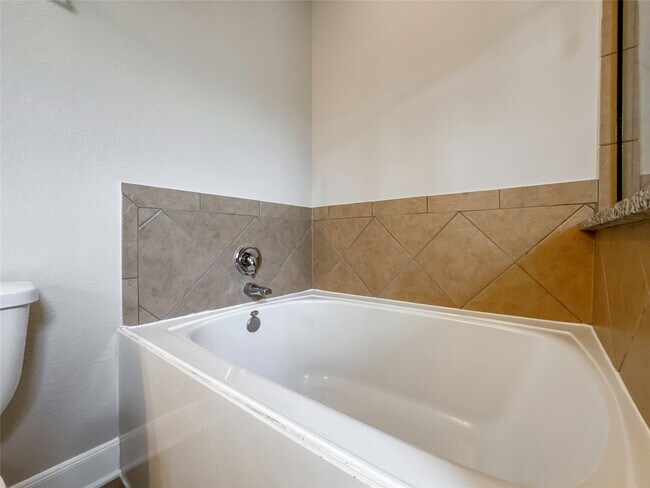 Building Photo - 1613 Cintola Ln