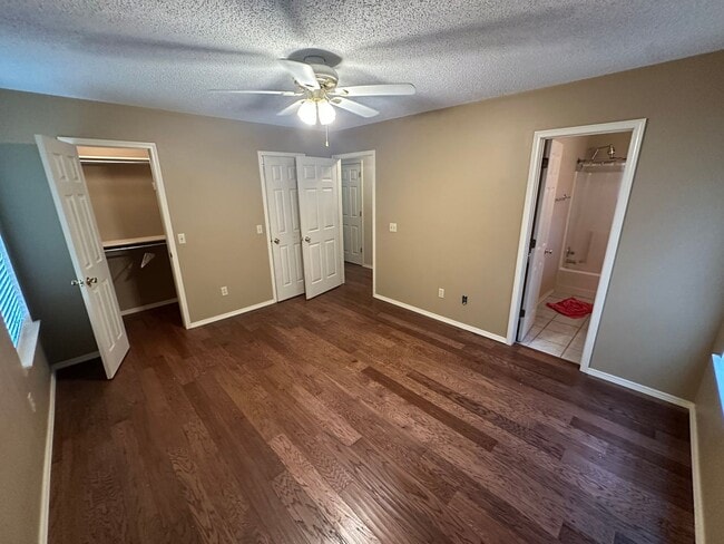 Building Photo - 3-Bed, 2-Bath Home in Central Springdale - Fully Fenced in Backyard and 2x Car Garage!