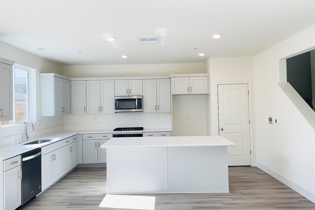 Building Photo - 16333 Malibu Dr