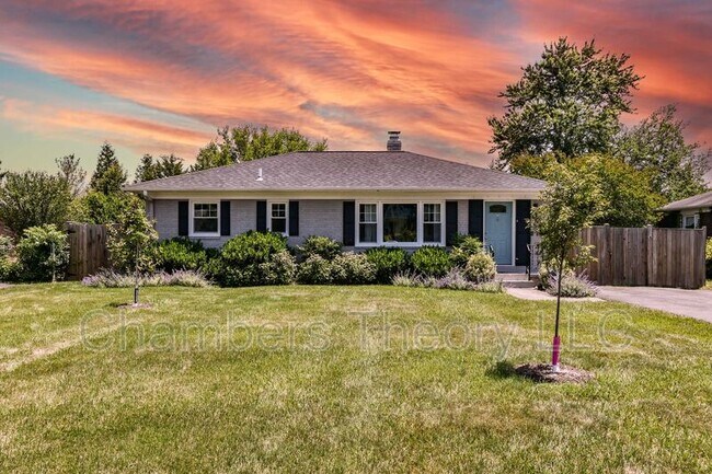 Primary Photo - 1015 Woods Pl