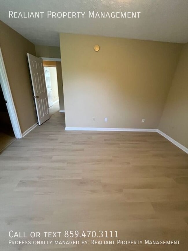 Building Photo - 155 Garnet Dr
