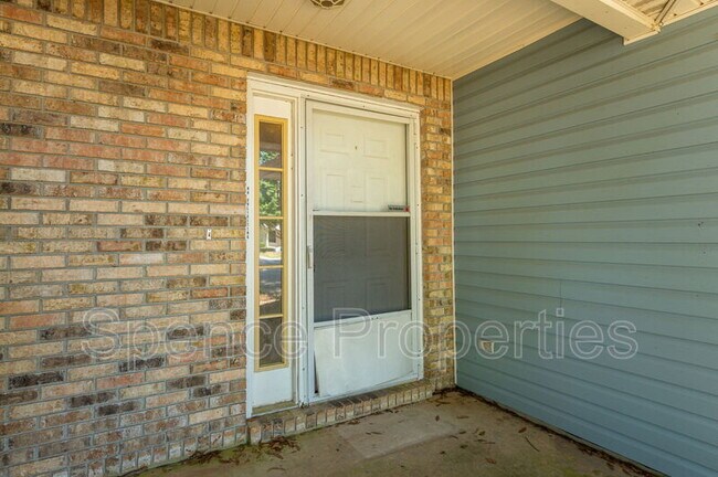 Building Photo - 4863 Kensington Ln
