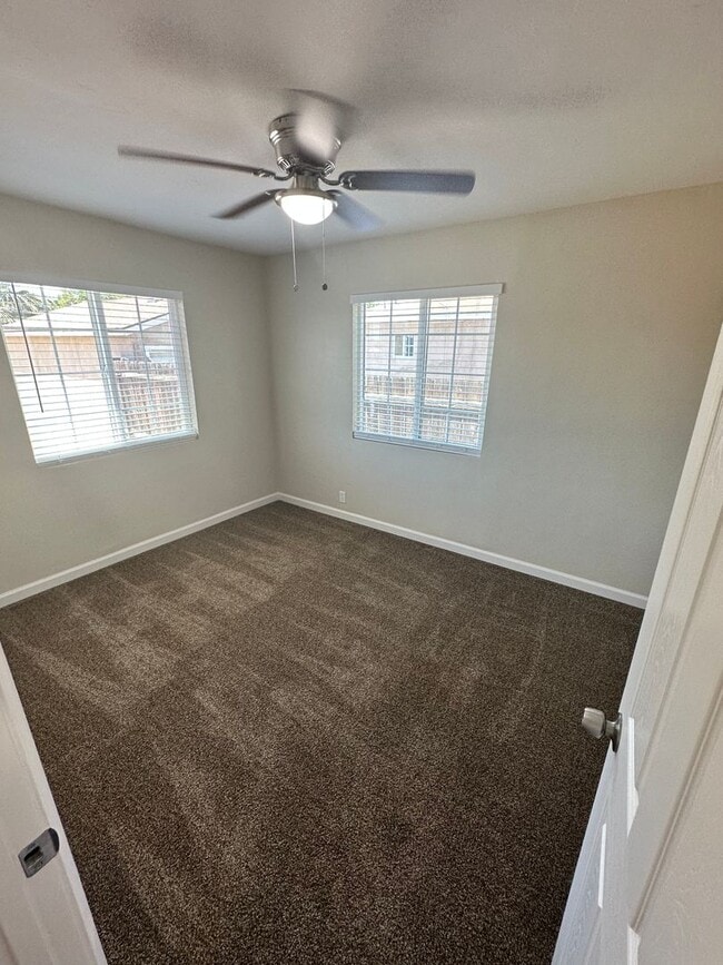 Building Photo - 2713 Karen Pl