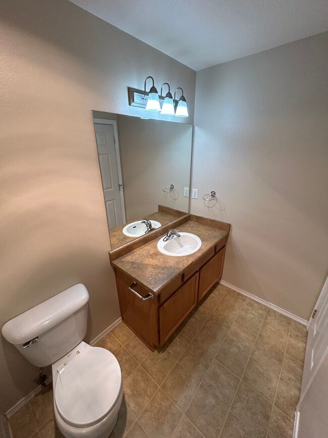 Building Photo - Coming Soon!!Three Bedroom for lease in Me...