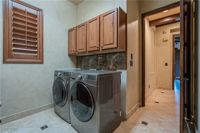 Building Photo - 1423 Foothills Village Dr
