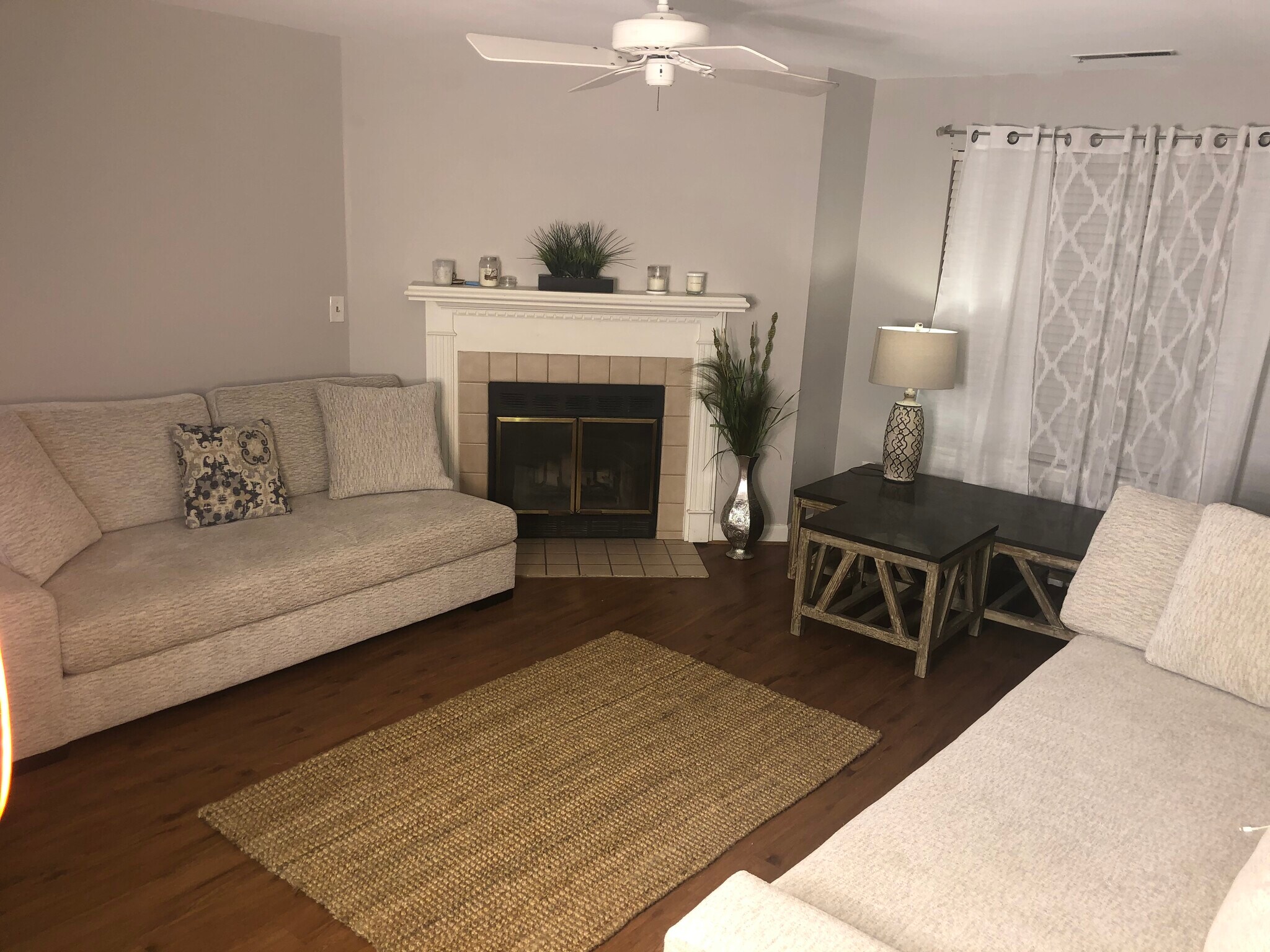 Building Photo - 414 Delaware Ave