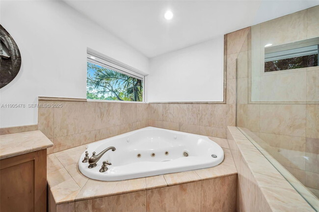 Building Photo - 4000 Alhambra Cir