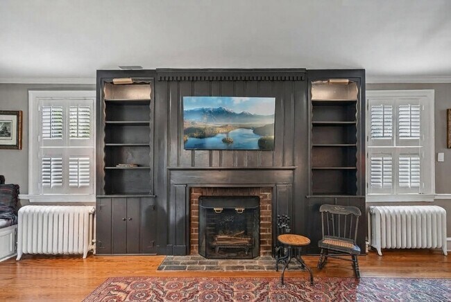 Building Photo - 8228 Cadwalader Ave