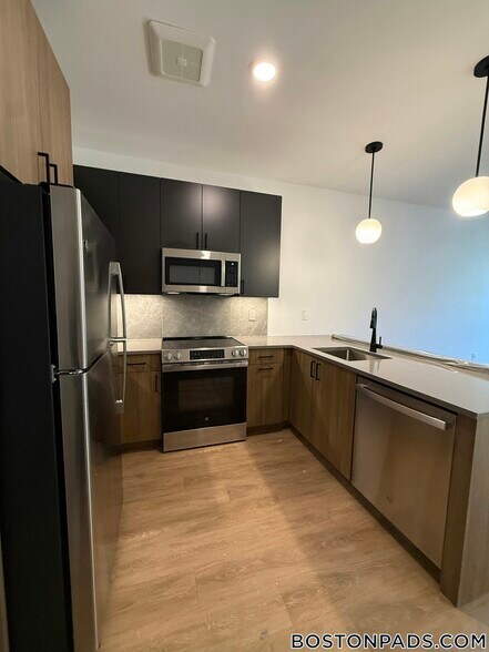 Building Photo - 199 Gardner St