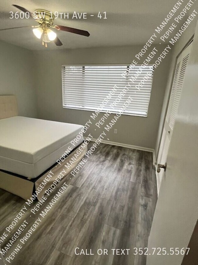 Building Photo - 3600 SW 19th Ave