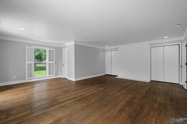 Building Photo - 101 Shady Ln