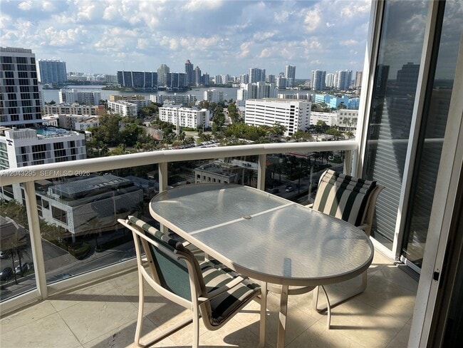 Building Photo - 17555 Collins Ave
