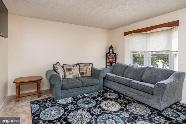 Building Photo - 46 Running Brooke Dr