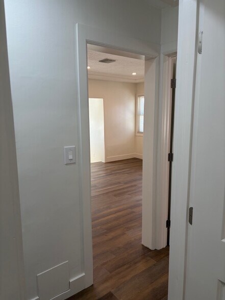 Building Photo - 4131 W 107th St