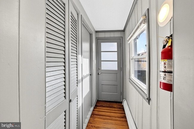 Building Photo - 18 Myrtle Ave