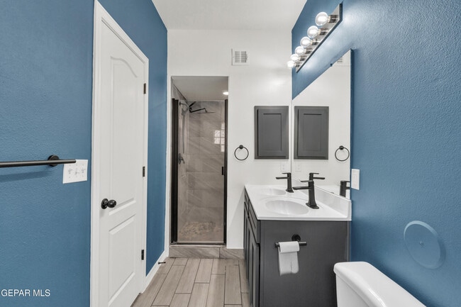 Building Photo - 2420 Tierra Delmonte Dr