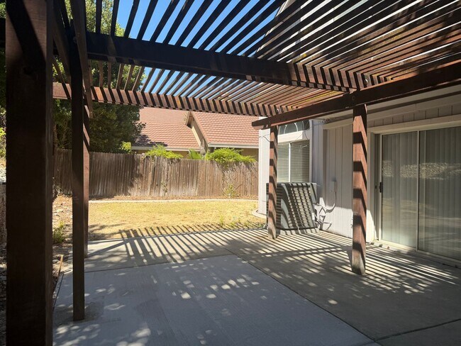 Building Photo - 8317 Bramble Bush Cir