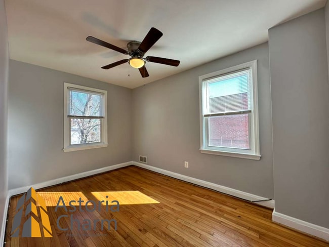 Building Photo - 3 Bedroom Home with Finished Basement, Parking, and Fenced Yard