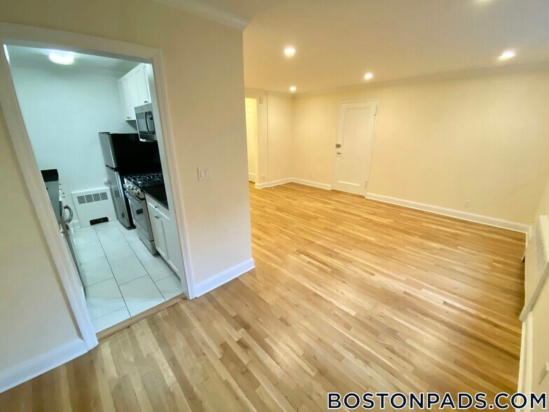 Building Photo - 80 St Paul St