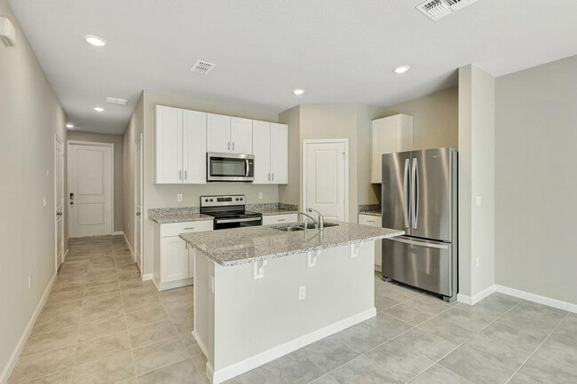 Building Photo - 5694 SE Edgewater Cir