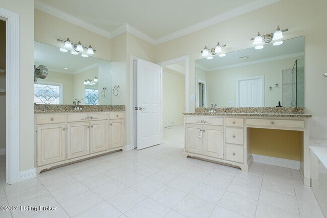 Building Photo - 3003 Glenhill Ct