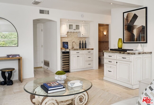 Building Photo - 6497 Country Club Dr