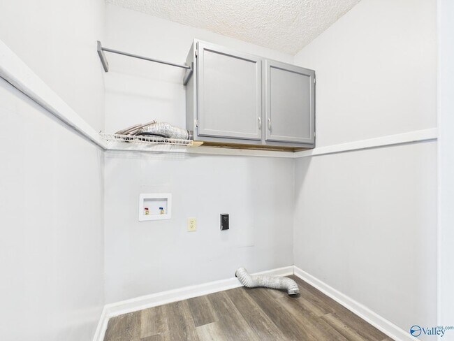 Building Photo - 1829 Brownstone Ave SW