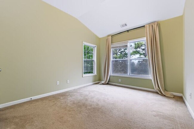 Building Photo - 5716 Pine Oak Dr, Norcross, GA 30092