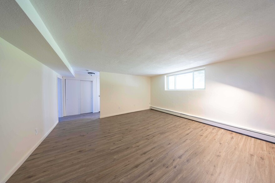 Building Photo - 33 Westgate Rd