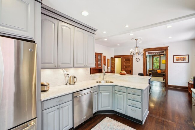 Building Photo - Stunning 3BR+, 3.5BA Capitol Hill Home wit...