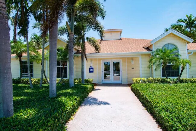 Building Photo - 650 Island Club Dr
