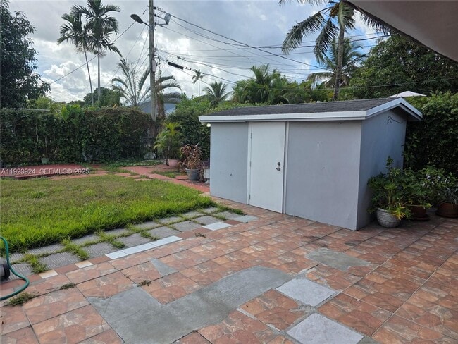 Building Photo - 1560 W 53rd Terrace