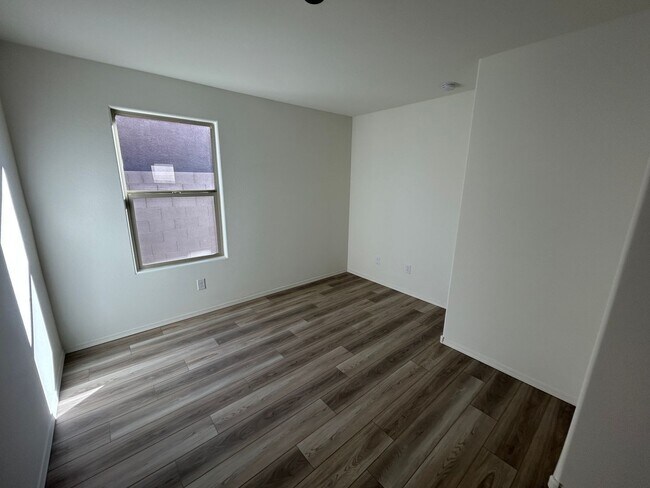 Building Photo - 24367 W Jessica Ln